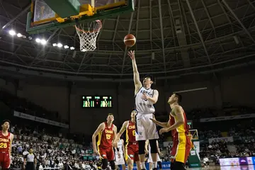 惨！中国男篮世预赛遭韩国双杀一度曾落后32分